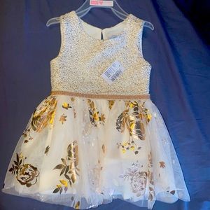 The children place dress